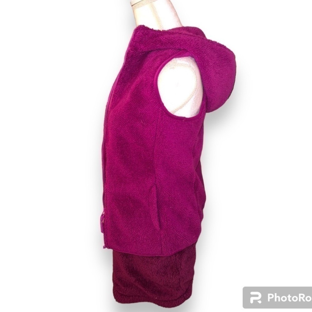 TWO pieces: Uniqlo Sherpa hooded vest and skirt, magenta, M and S - Picture 3 of 15